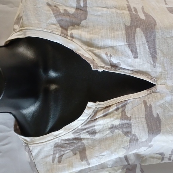 Sanctuary by Anthropologie Camo top - medium, 19" pit to pit - Picture 2 of 6